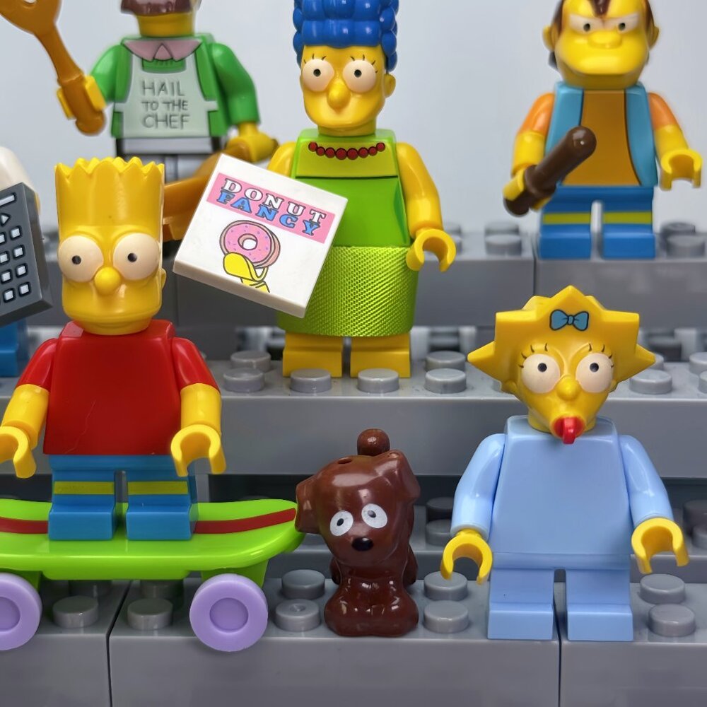 The Simpsons Custom Minifigure Set – Homer, Marge, Bart, Lisa, Maggie(8pcs) - Picture 2 of 6